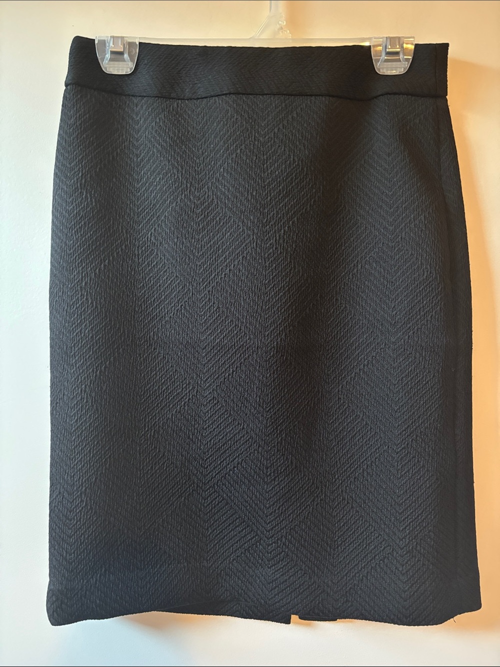Banana Republic Black Textured Pencil Skirt - Women